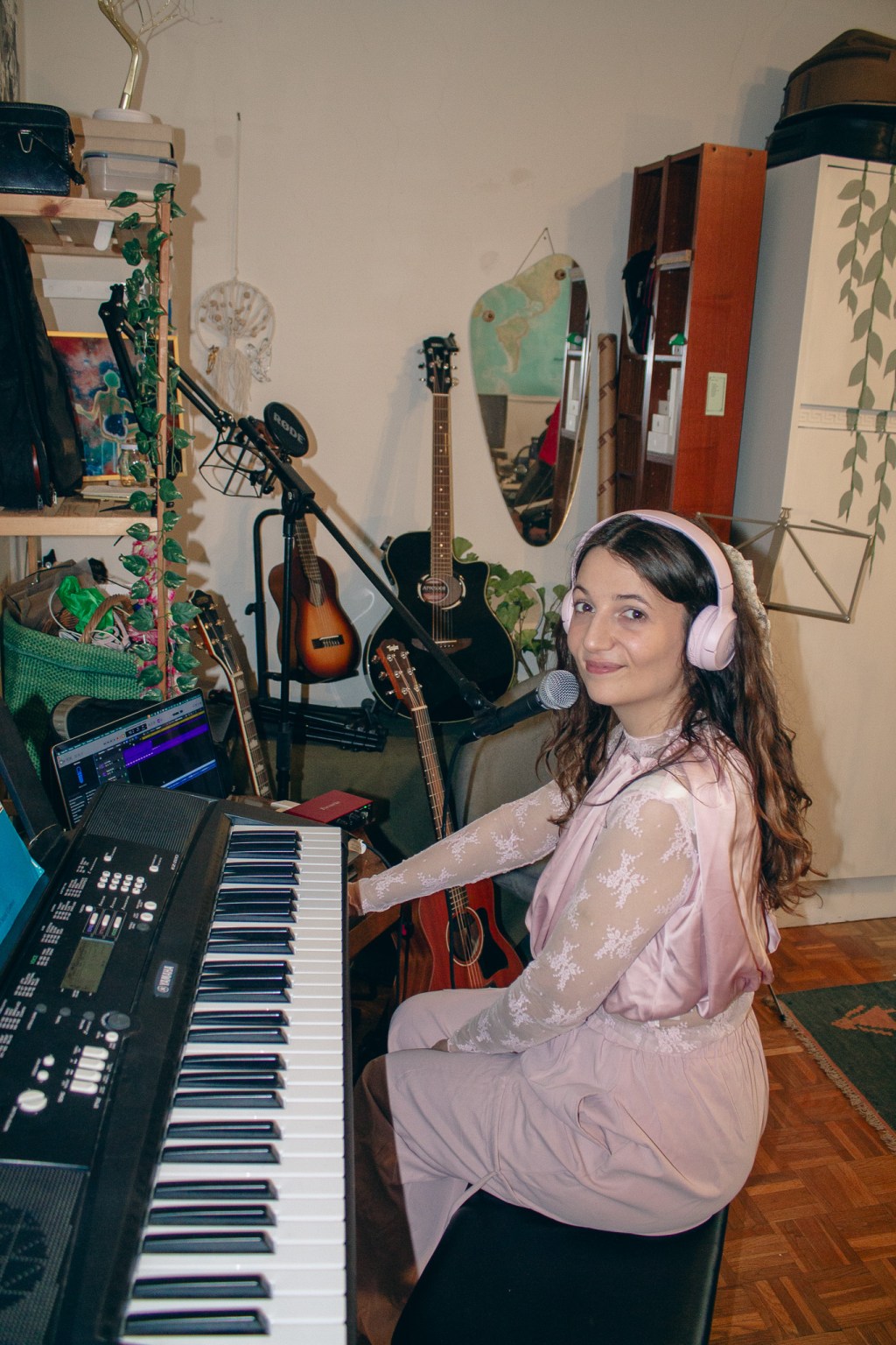 Verified Artist: Roxana